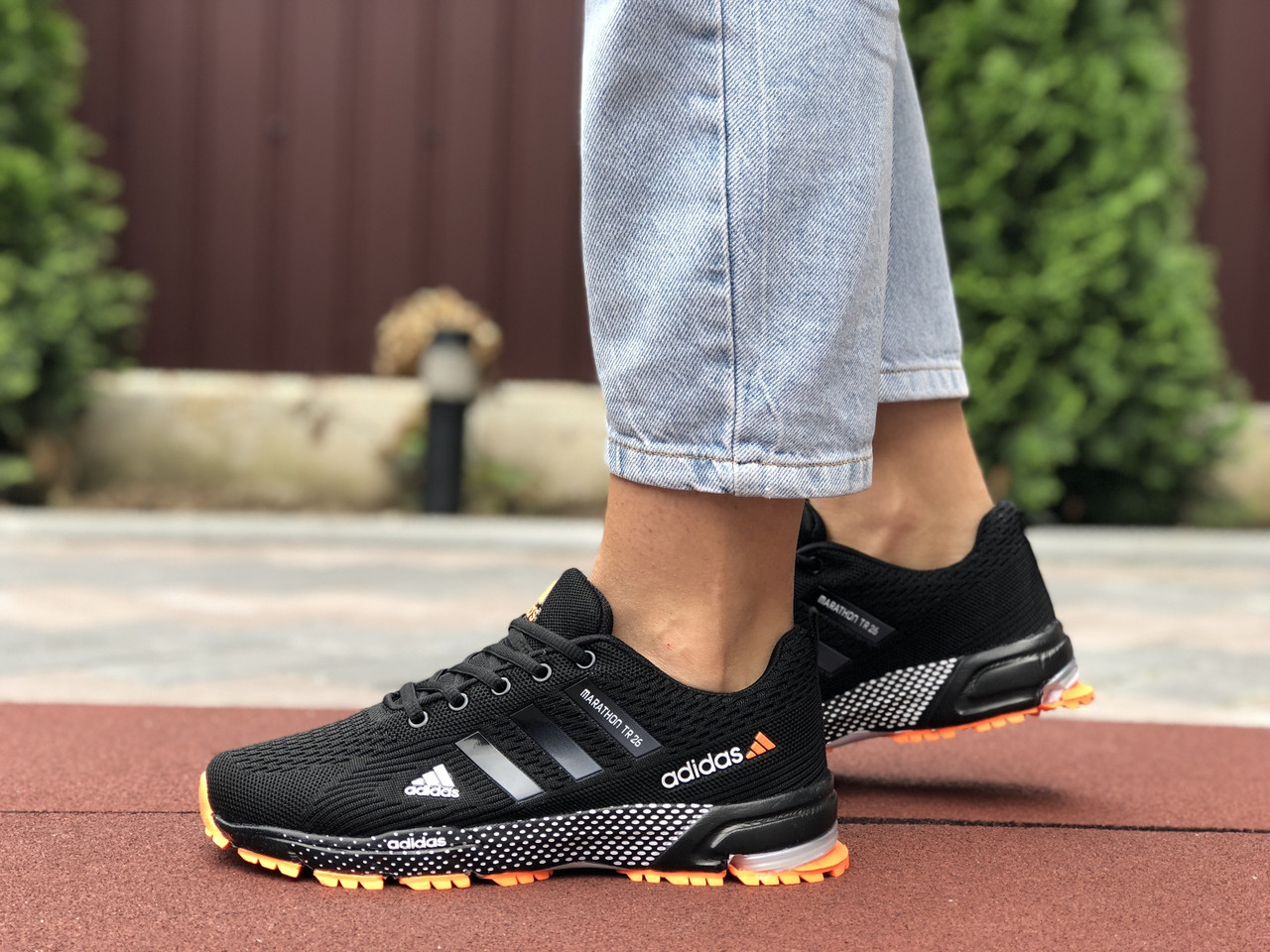 

Женские кроссовки в стиле Adidas Marathon TR 26, сетка, черные с оранжевым, 38 (24,5 см)