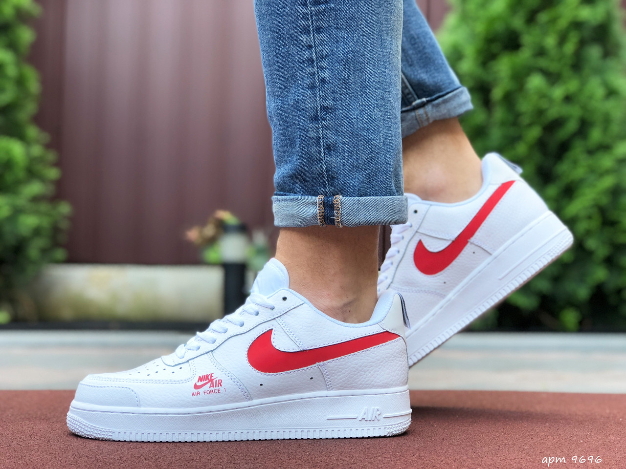 

Мужские кроссовки в стиле Nike Air Force 1, кожа, белые с красным, 44 (28 см), размеры:43,44,45