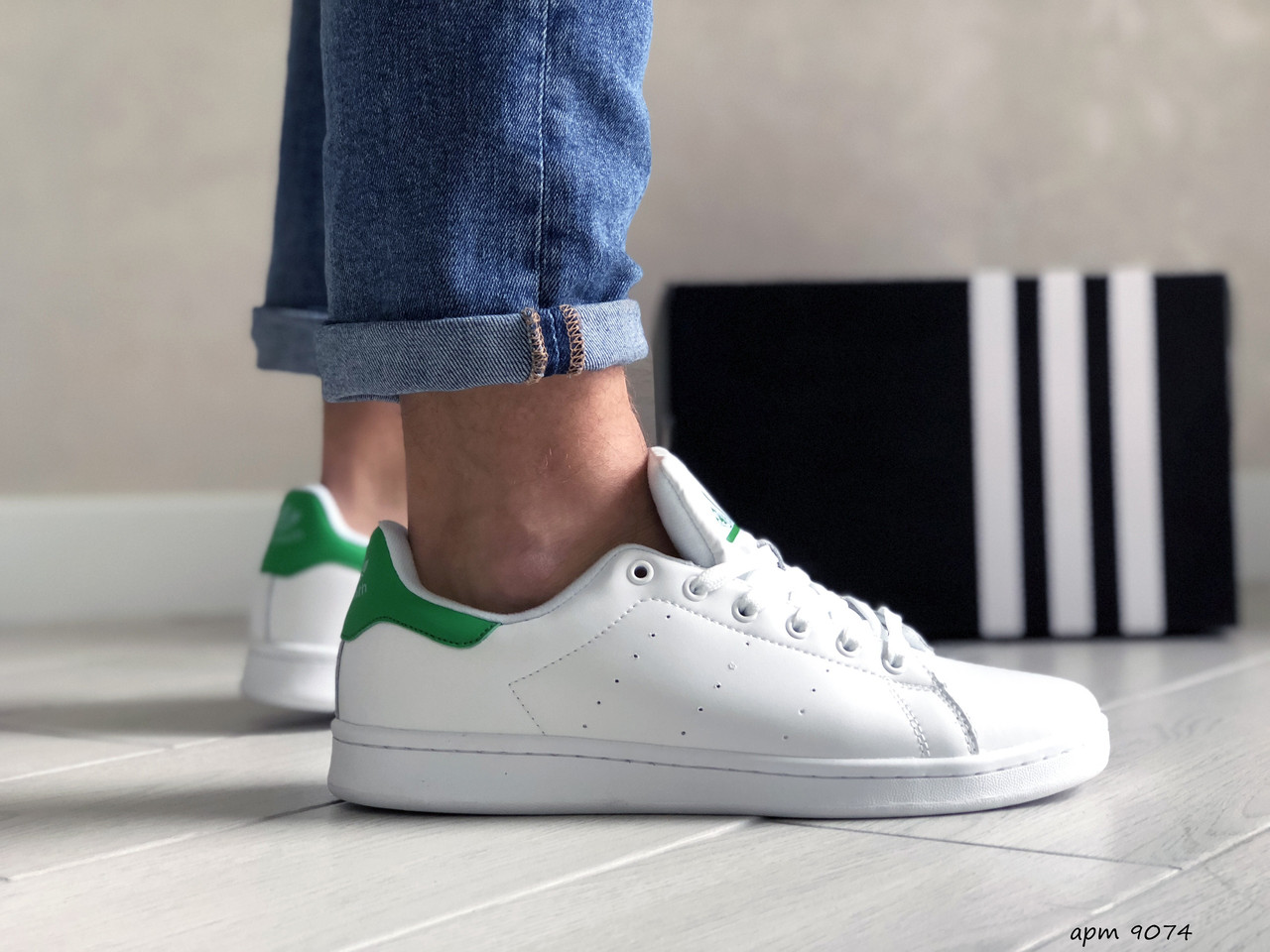 

Мужские кроссовки в стиле Adidas Stan Smith, кожа, белые с зеленым 46(29,6 см), размеры:41,42,43,45,46