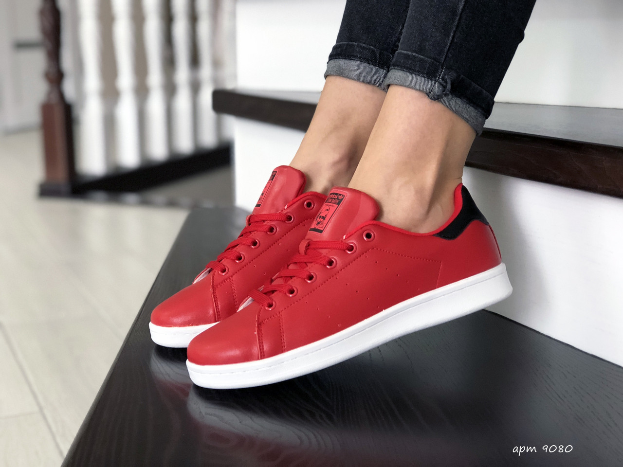 

Женские кроссовки в стиле Adidas Stan Smith, кожа, красные с белым 40(25,8 см), размеры:36,37,38,39,40