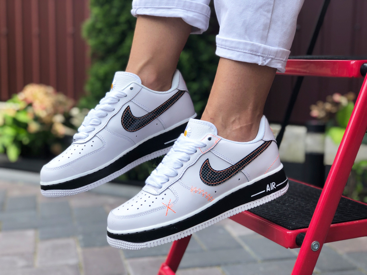 

Женские кроссовки в стиле Nike Air Force 1, кожа, белые с черным, 41 (26 см), размеры:36,38,39,40,41