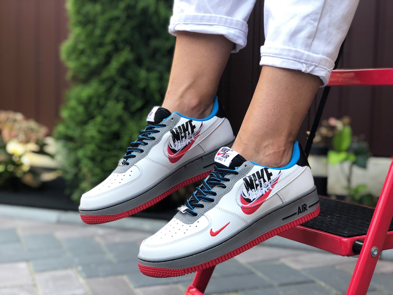 

Женские кроссовки в стиле Nike Air Force 1, кожа, белые с красным, 39 (24,9 см), размеры:36,37,38,39,40,41