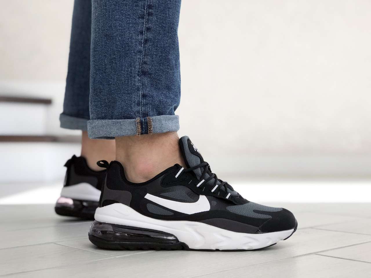 

Мужские кроссовки в стиле Nike Air Max 270 React, текстиль, сетка, серые с черным 44(27,5 см)