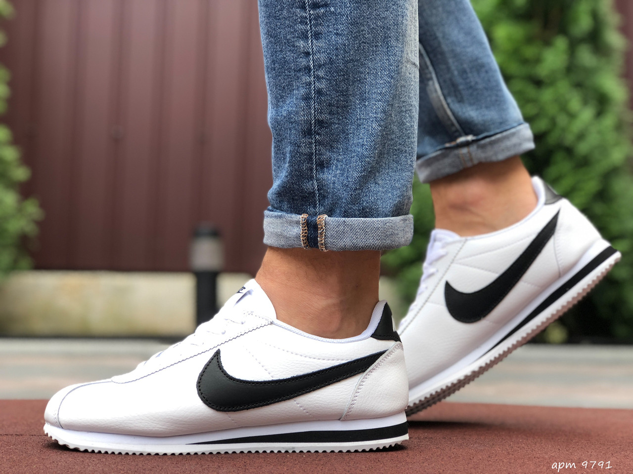 

Мужские кроссовки в стиле Nike Cortez, кожа, белые с черным, 46 (29,7 см), размеры:44,45,46