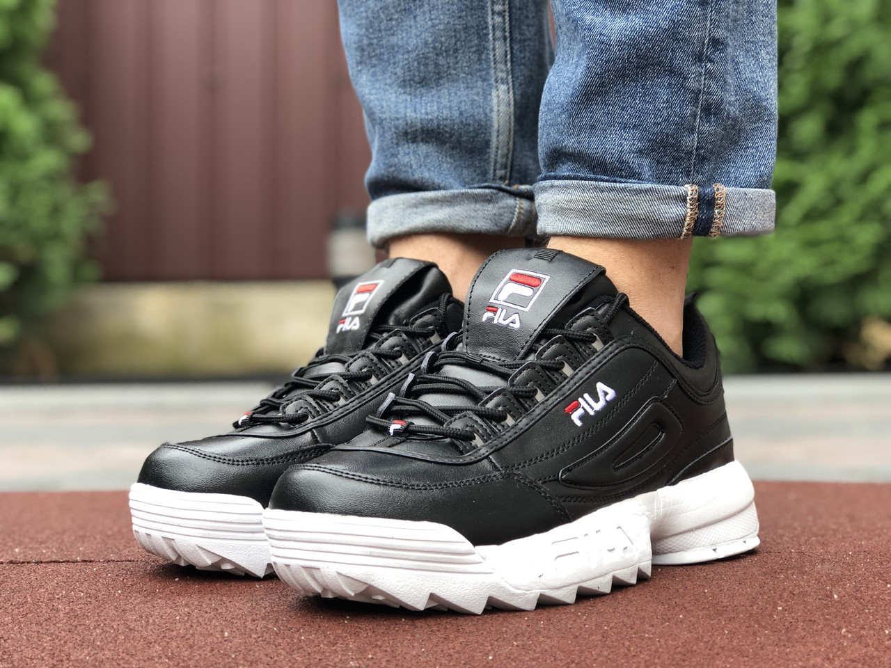 

Мужские кроссовки Fila Disruptor 2, кожа, черные с белым 42 (26,7 см), размеры:41,42,43,44,45,46