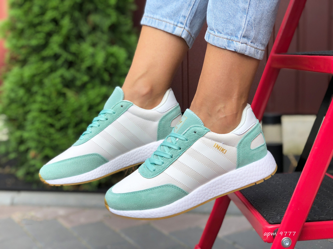 

Женские кроссовки в стиле Adidas Iniki, замша, белые с голубым, 41, размеры:36,37,38,39,40,41