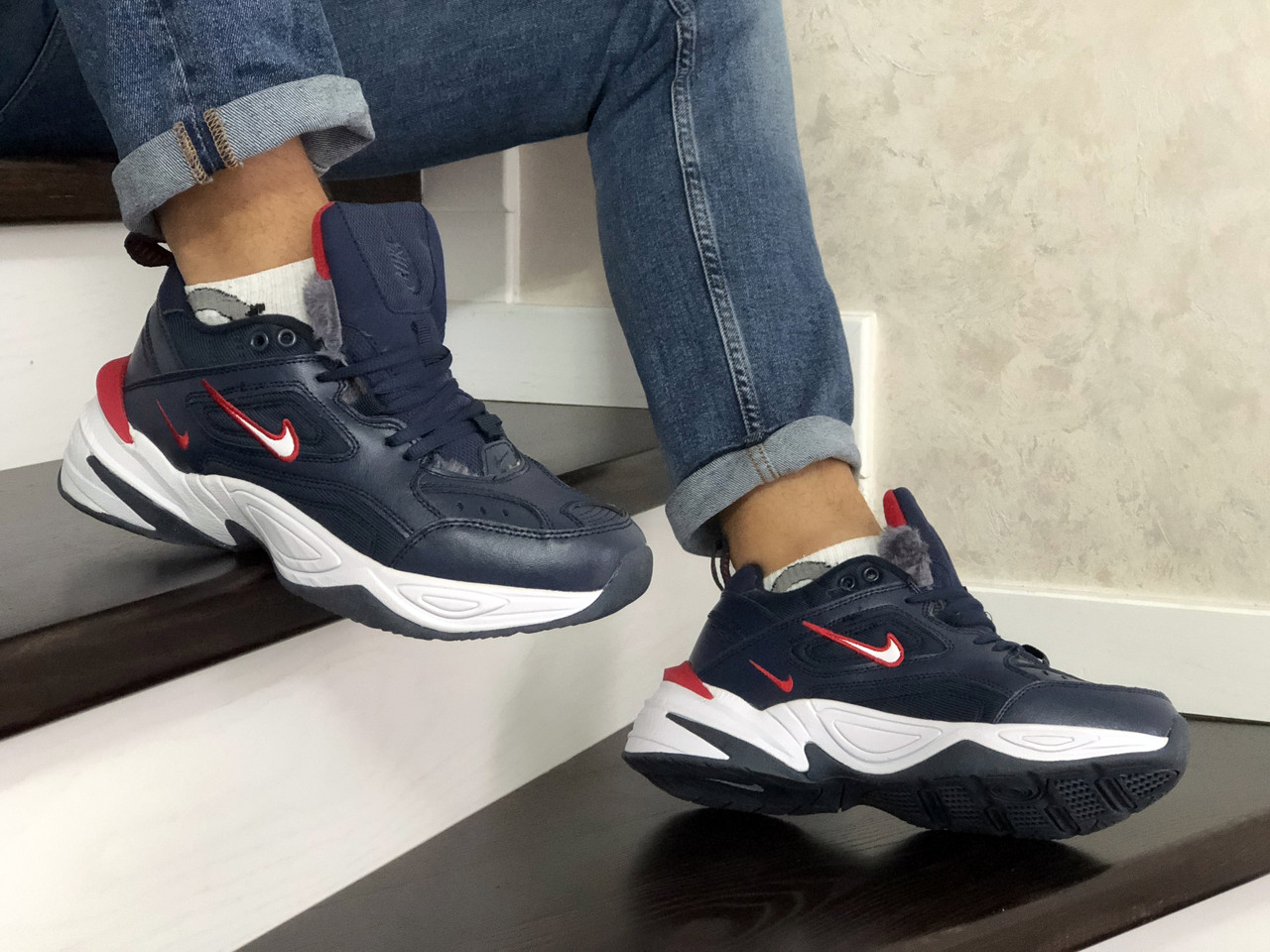 

Мужские зимние кроссовки на меху в стиле Nike Air Monarch, кожа, синие с белым 45 (29 см), последний размер