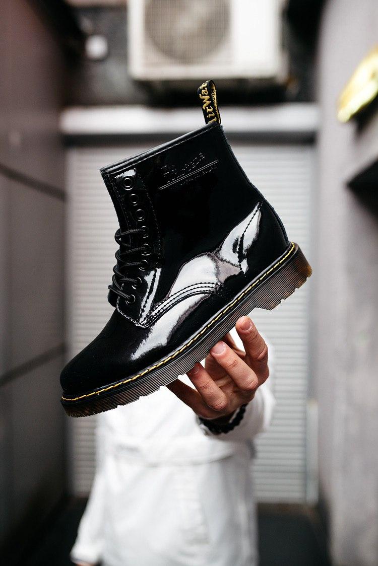 

Женские ботинки черные Dr. Martens 1460 Classic Black. Боты для женщин Др Мартинс БЕЗ МЕХА лакированные, Черный