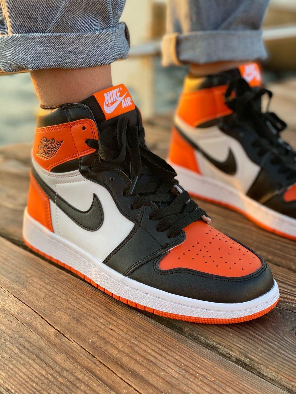 

Женские кроссовки Nike Air Jordan1 Orange Black White / Найк Аир Джордан 1 Оранжевые Черные Белые 40, Оранжевый