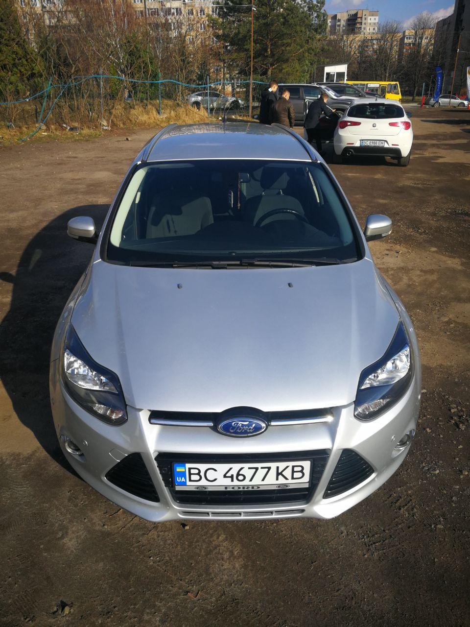 

Ford Focus 2013, Светло-серый