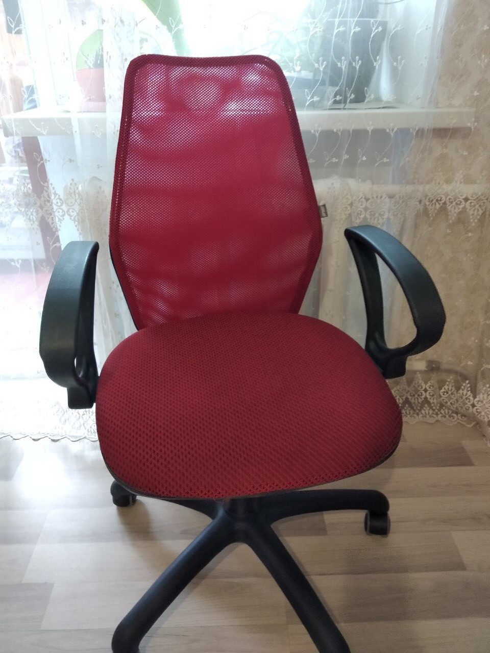 

Кресло Oxi/АМФ-4 сиденье Квадро-28/спинка Сетка красная (AMF-ТМ), Красный