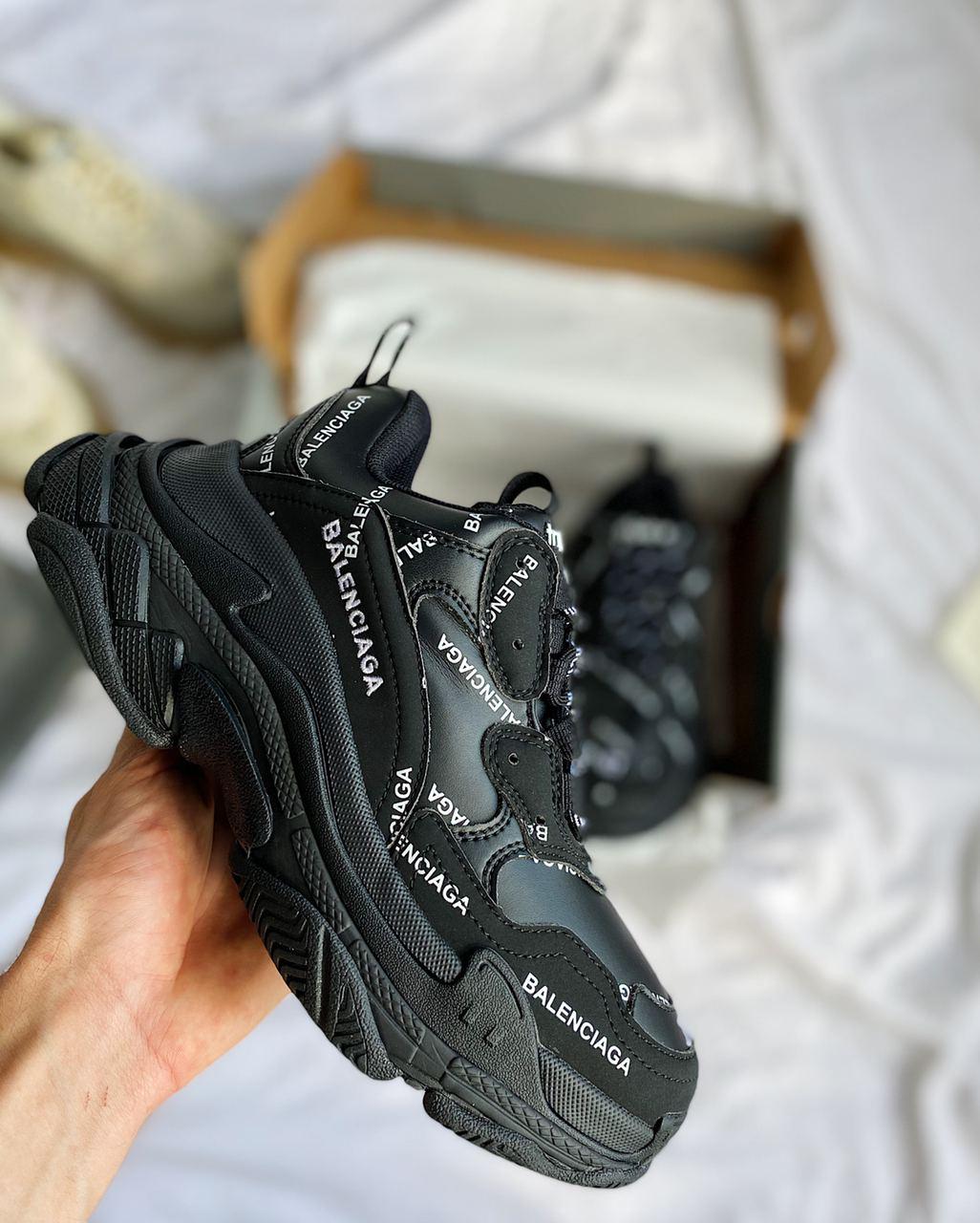 

Женские кроссовки Balenciaga Triple S Black / Баленсиага Трипл С Черные 38, Черный