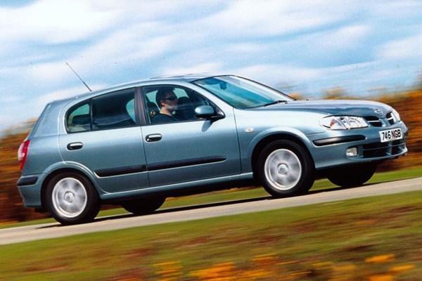 

Боковое стекло задней двери Nissan Almera Hatchback '00-06 правое (Pilkington)