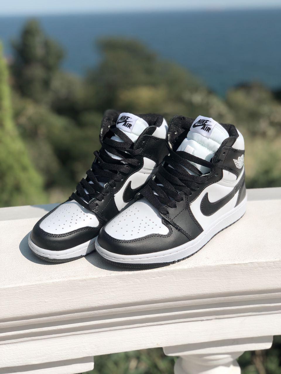 

Женские кроссовки Nike Air Jordan 1 Retro High Black White / Найк Аир Джордан 1 Ретро Хай Черные Белые 41, Черно-белый