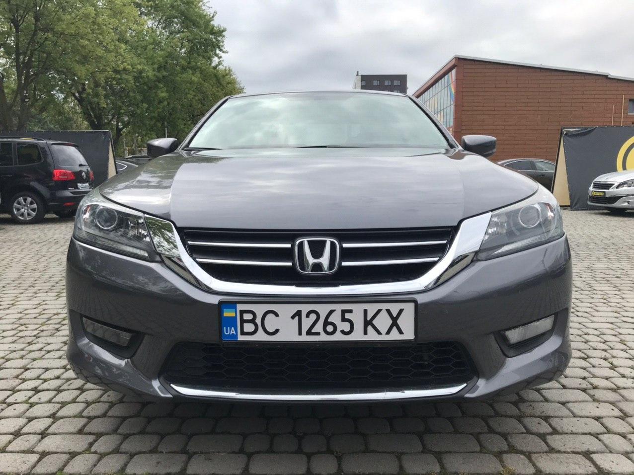 

Honda Accord 2015, Серый