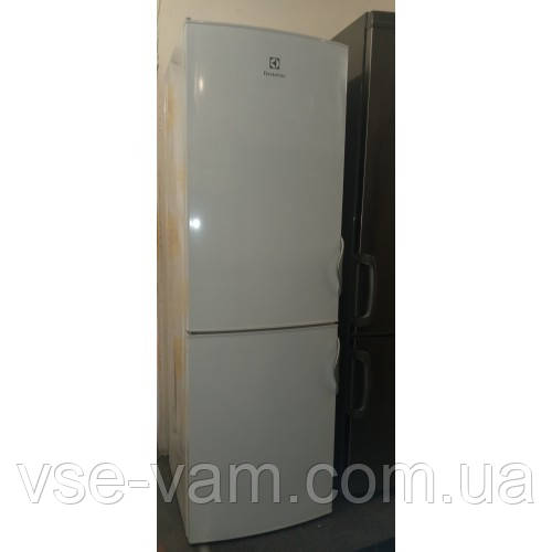 Холодильник двокамерний Electrolux EN 3441 JOW