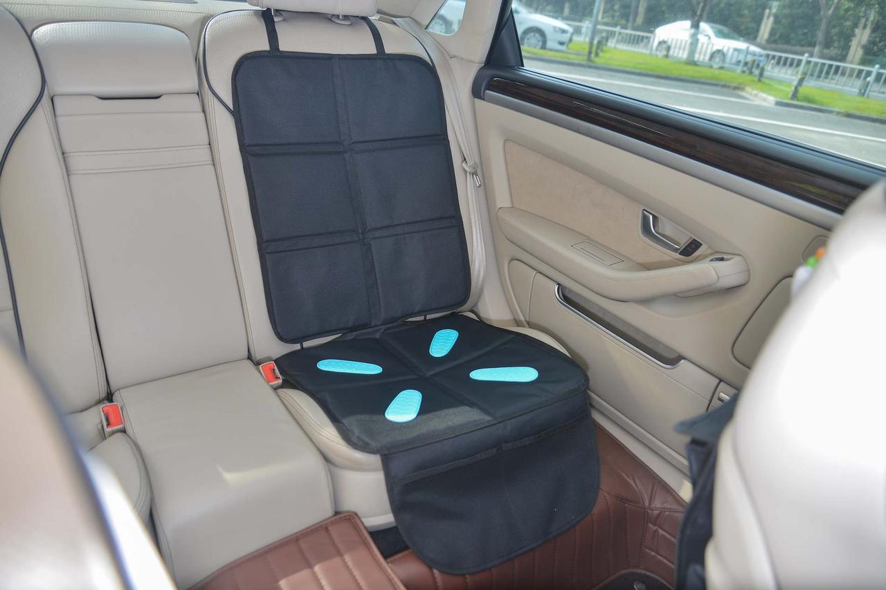 

Bugs® Защитный коврик для автомобильного сидения Gel
