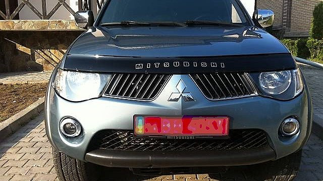

Дефлектор капота (мухобойка) Mitsubishi L200 2007-