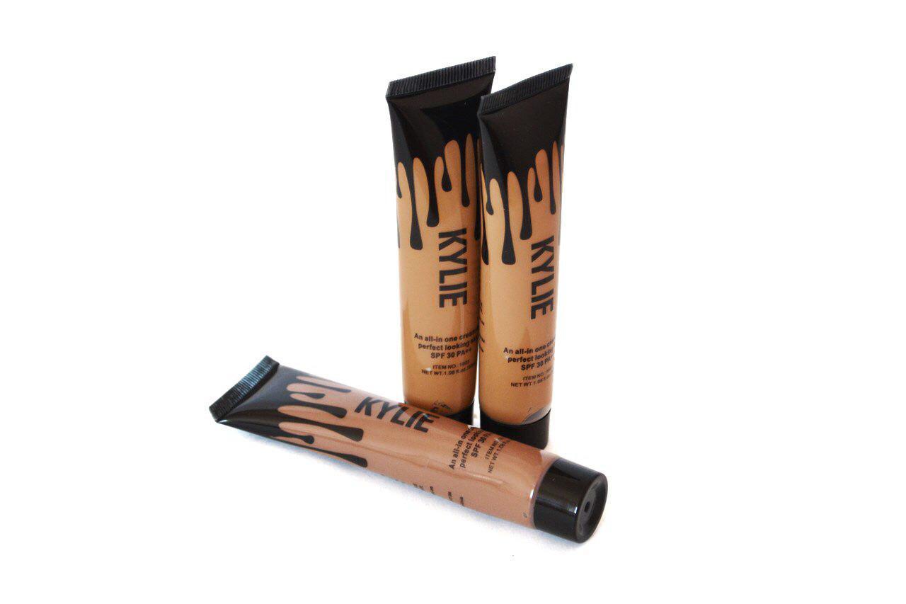 

Тональный крем Kylie Jenner SPF 30, КОД: 896717