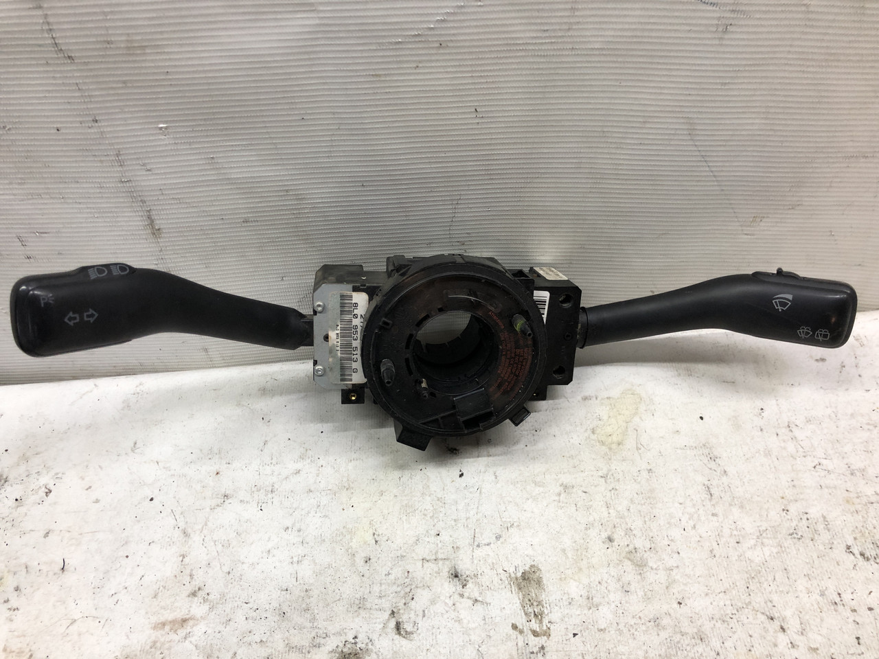 

Подрулевой переключатель Skoda, Audi, Volkswagen 8L0953513G 4B0953503F