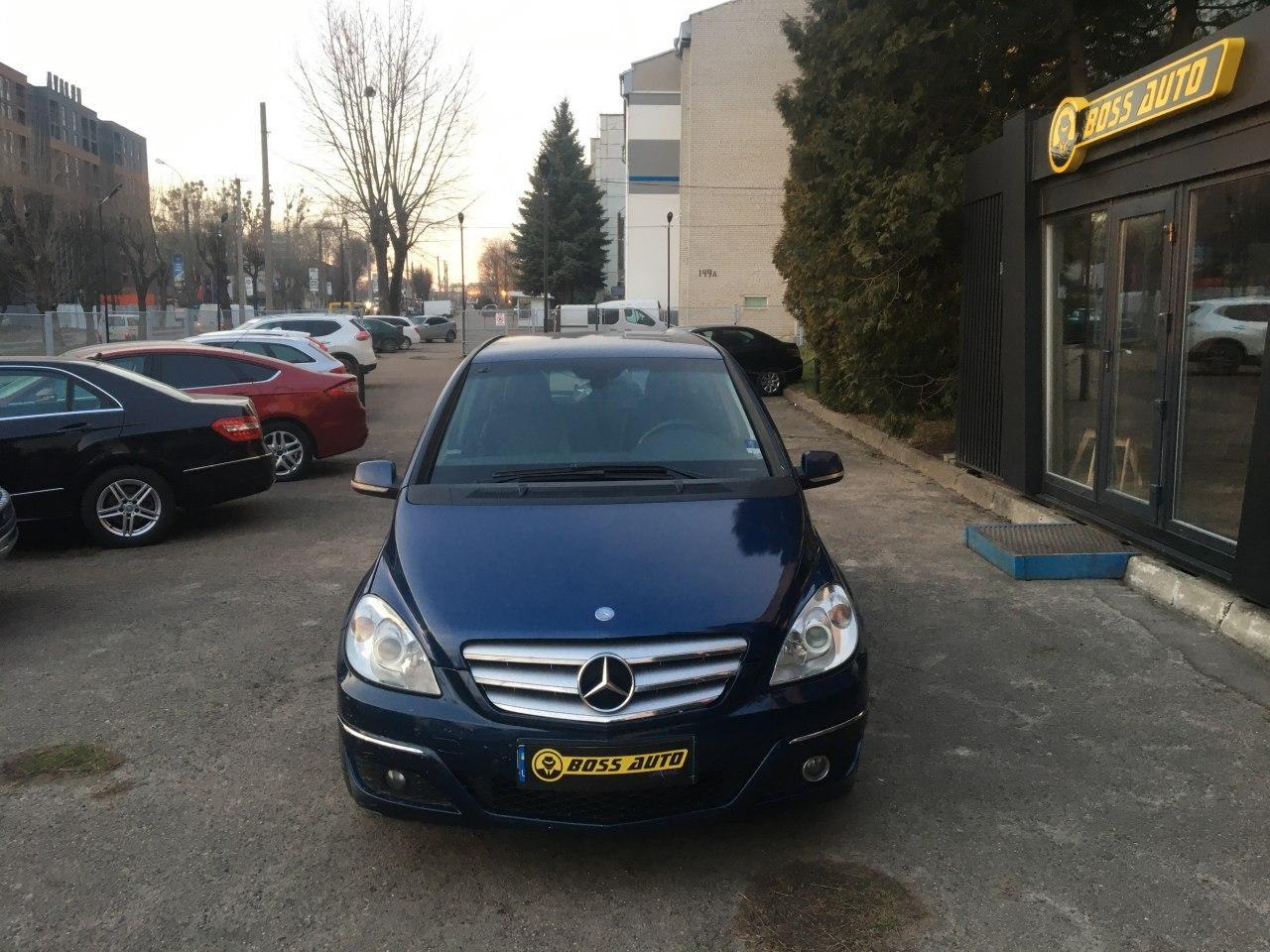 

Mercedes-Benz B180 2011, Синий