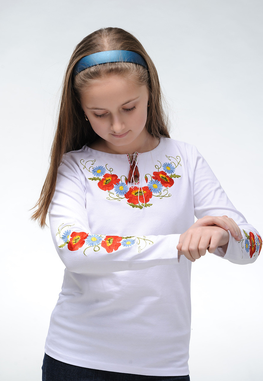 

Модная детская футболка с вышивкой белого цвета «Маки-ромашки»