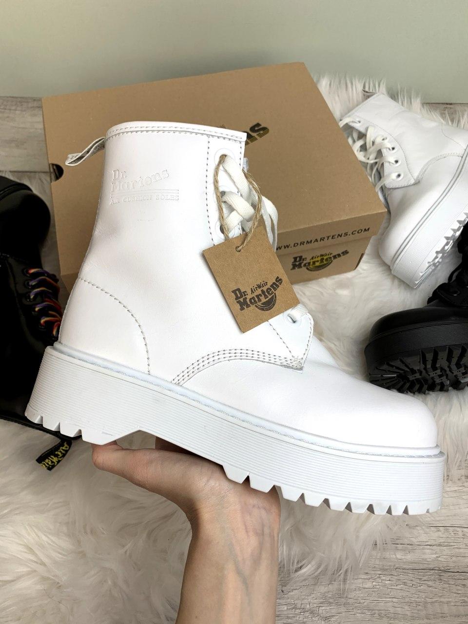 

Демисезонные женские ботинки Dr.Martens Molly Mono White кожаные белые (мартинсы) 40, Белый