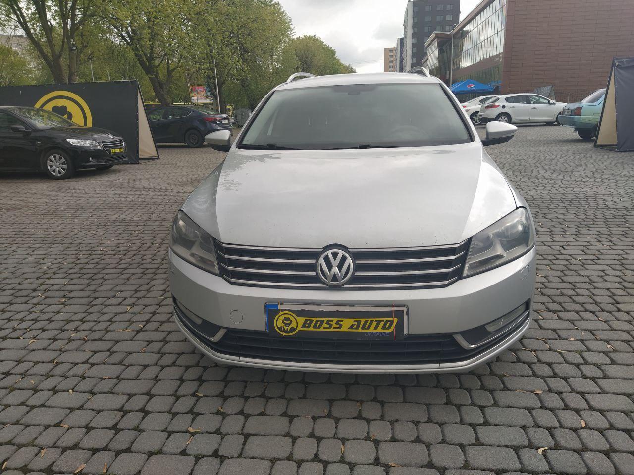 

Volkswagen Passat B7 2012, Светло-серый