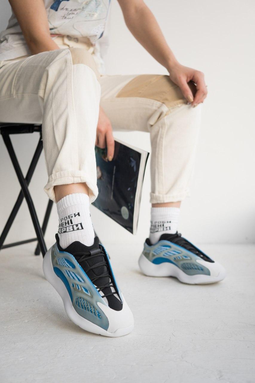 

Женские кроссовки Adidas Yeezy Boost 700 V3 White Blue / Адидас Изи 700 В3 Белые Голубые 39, Белый