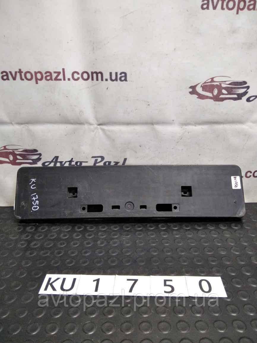 

KU1750 5211453330 кронштейн номерного знака перед Toyota Lexus IS 3 rest 17- www.avtopazl.com.ua