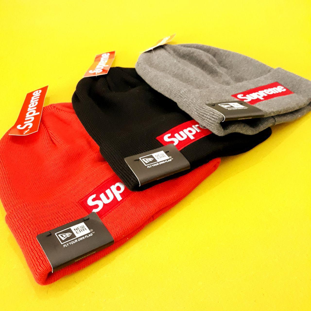 

ХАЙПОВЫЕ зимние шапки Мужские и Женские Суприм Supreme