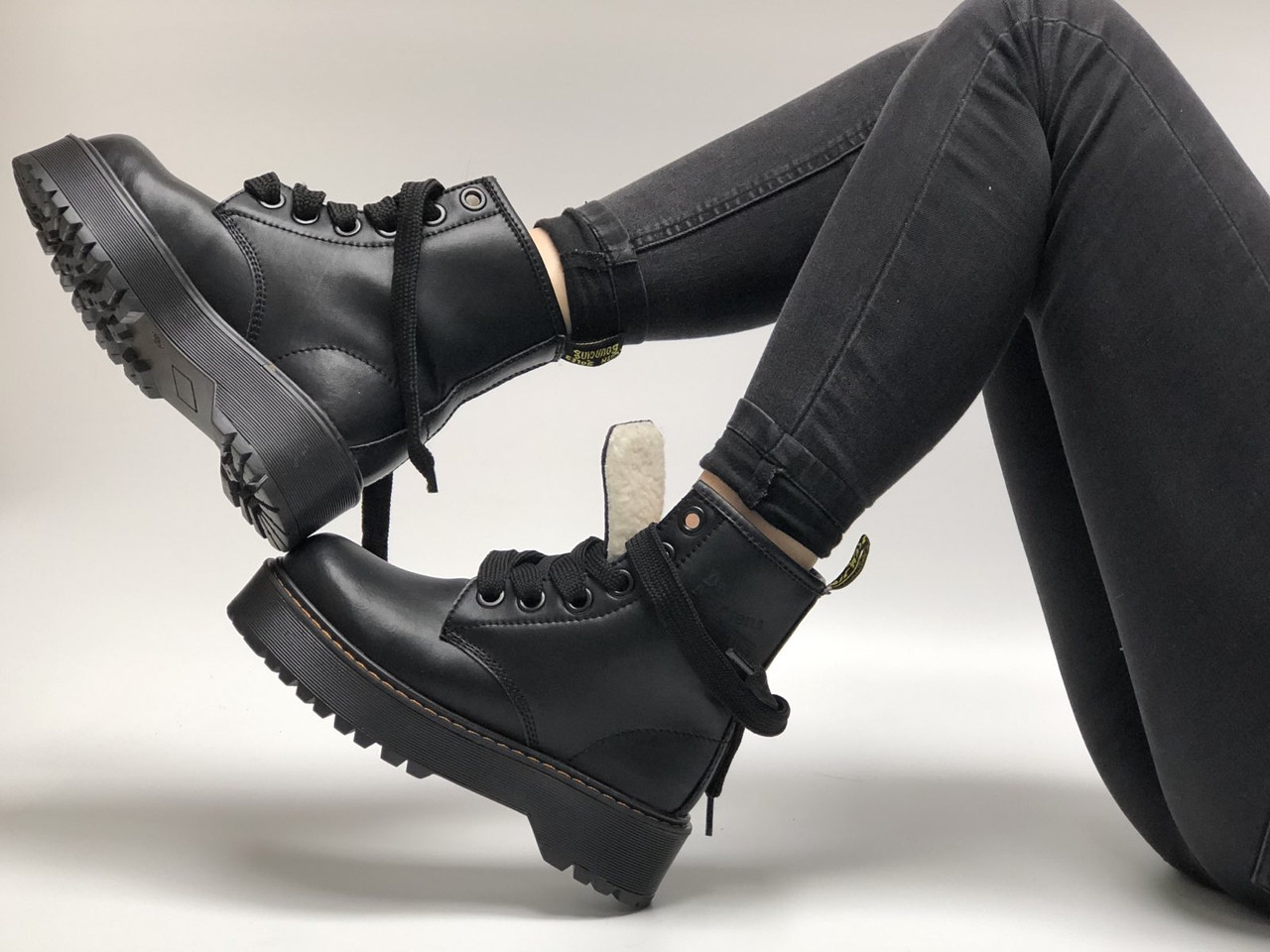 

Ботинки женские Dr.Martens MOLLY зимние, черные, Доктор Мартинс, натуральная кожа, овчина, код KD-12341, Черный
