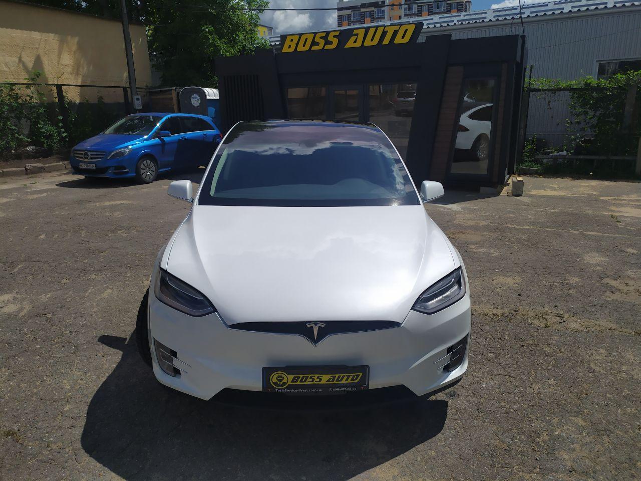 

Tesla X 90D 2016, Белый