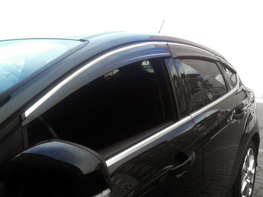 

Ford Focus 2012-2021 Ветровики Sunflex Chrome