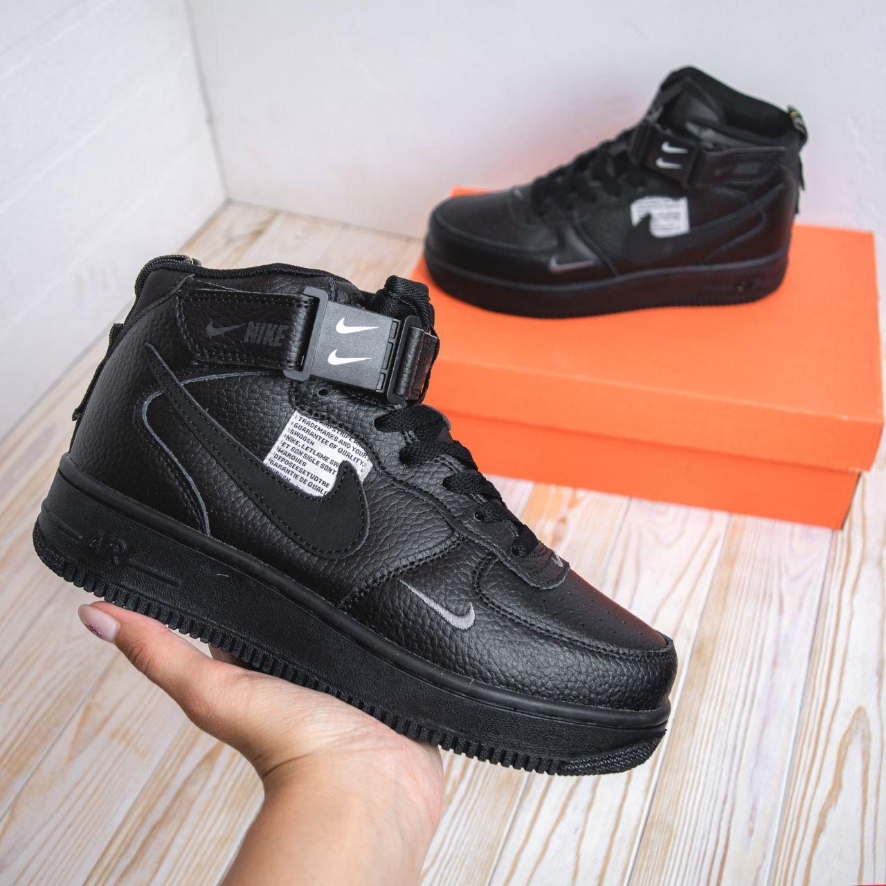 

Мужские кроссовки Nike Air Force 1 Mid LV8 Black / Найк Аир Форс 1 Мид ЛВ8 Черные 42, Черный