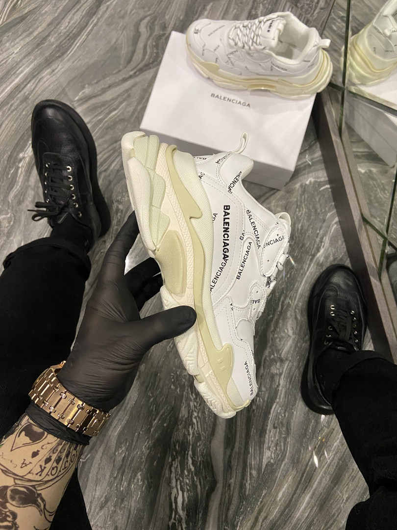 

Balenciaga All Over Logo Triple S White (Белый) Баленсиага Трипл 37