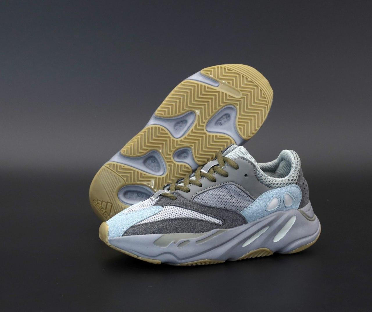 

Женские кроссовки Adidas Yeezy Boost 700 v1 Reflective Grey / Адидас Изи Буст 700 В1 Рефлективные Серые 37, Серый