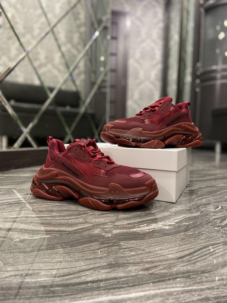 

Женские кроссовки Balenciaga Triple S Clear Sole Burgundy / Баленсиага Трипл С Бордовые 38, Бордовый