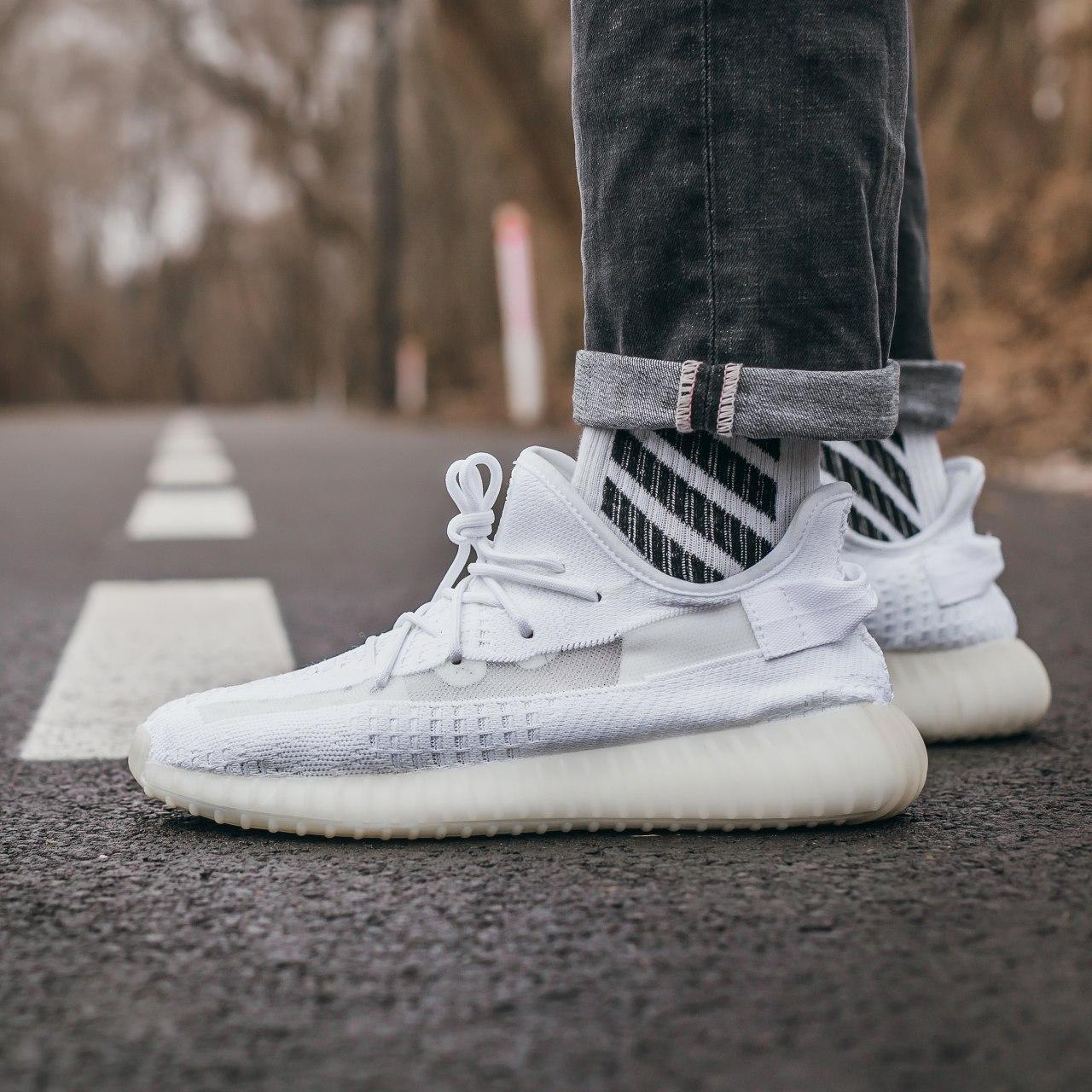 

Мужские кроссовки Adidas Yeezy Boost 350 White Milk / Адидас Изи Буст 350 Белые, Белый