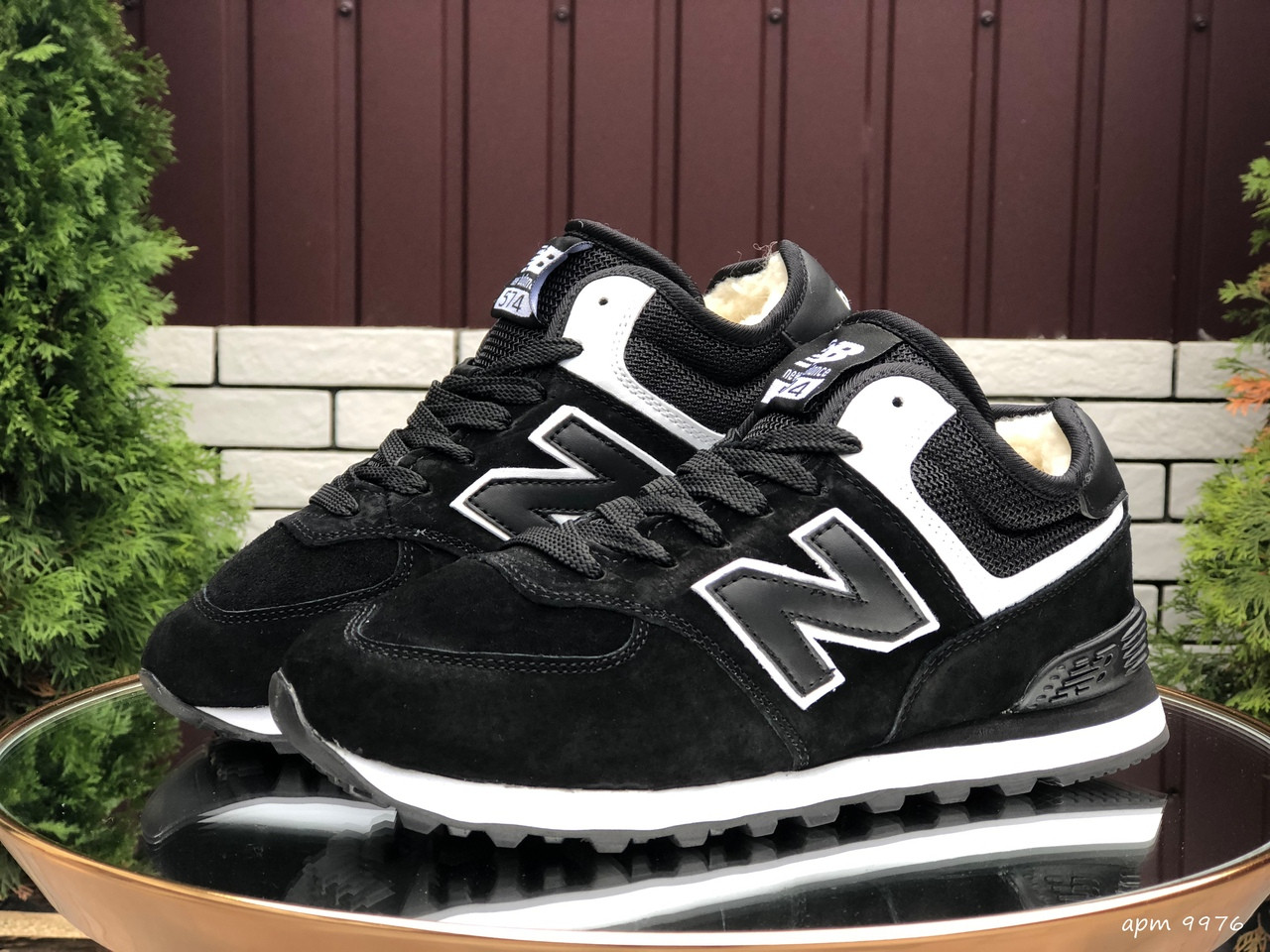 

Замшевые зимние кроссовки New Balance 574 чёрные с белым, Темно коричневый