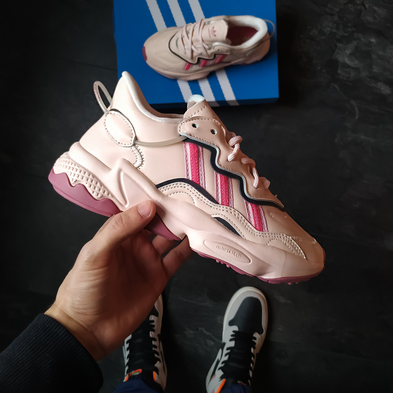 

Женские кроссовки Adidas Ozweego pink 37, Розовый