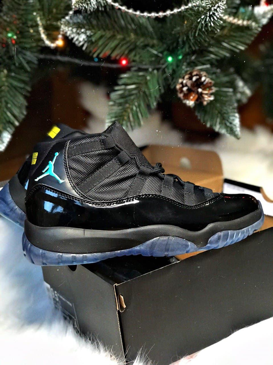 

Air Jordan 11 Retro black