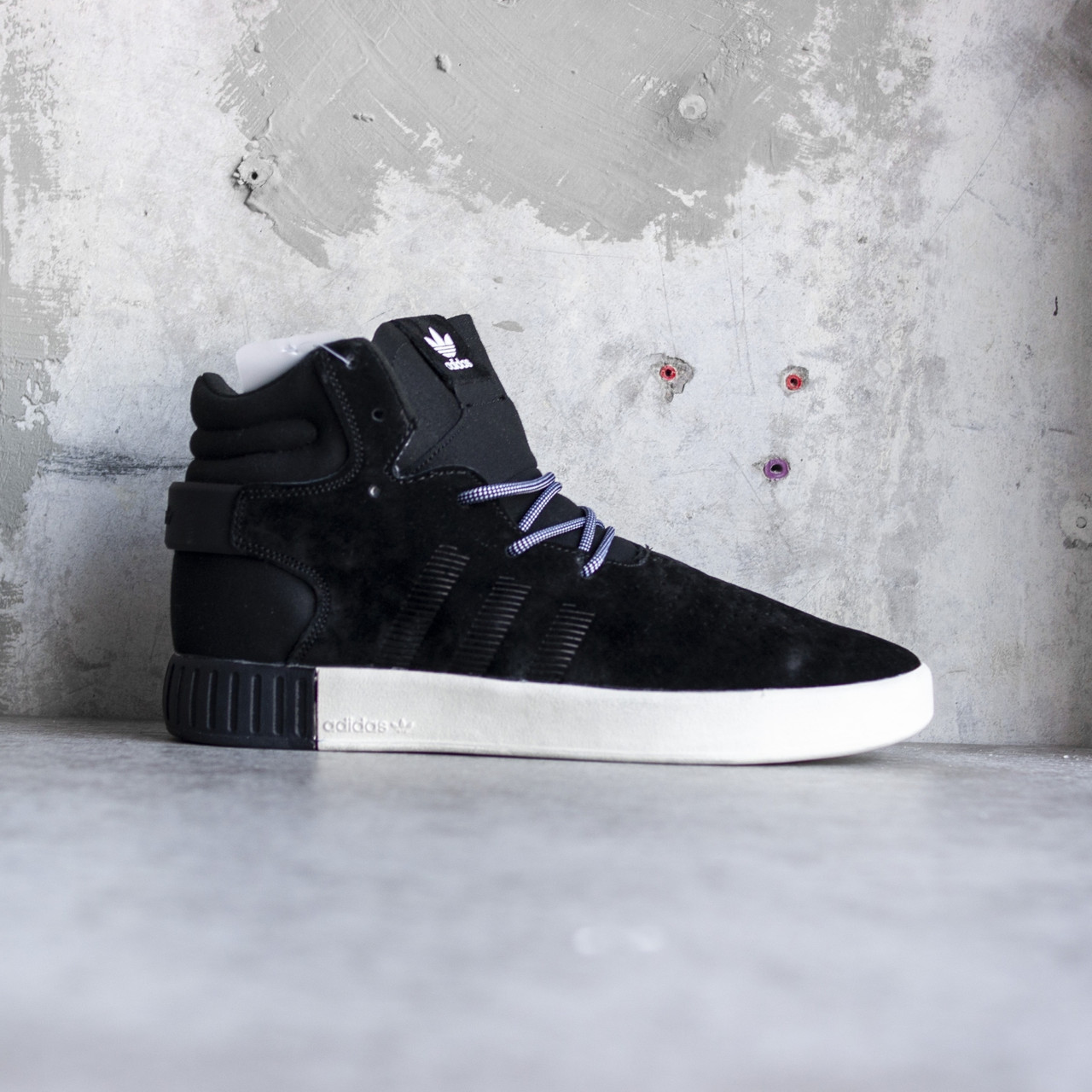 

Зимние кросовки Adidas Tubular Invander (НА МЕХУ)