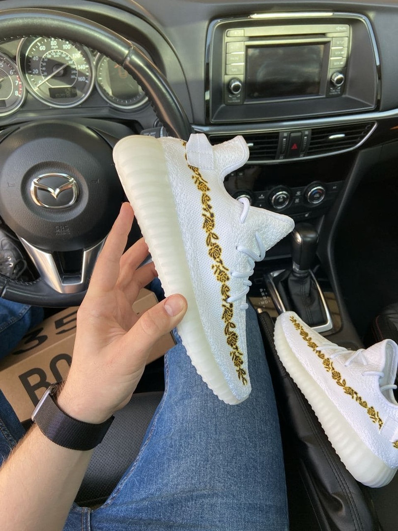 

Кроссовки Adidas Yeezy Boost 350 White Flower (Белый) Адидас Изи Буст 37