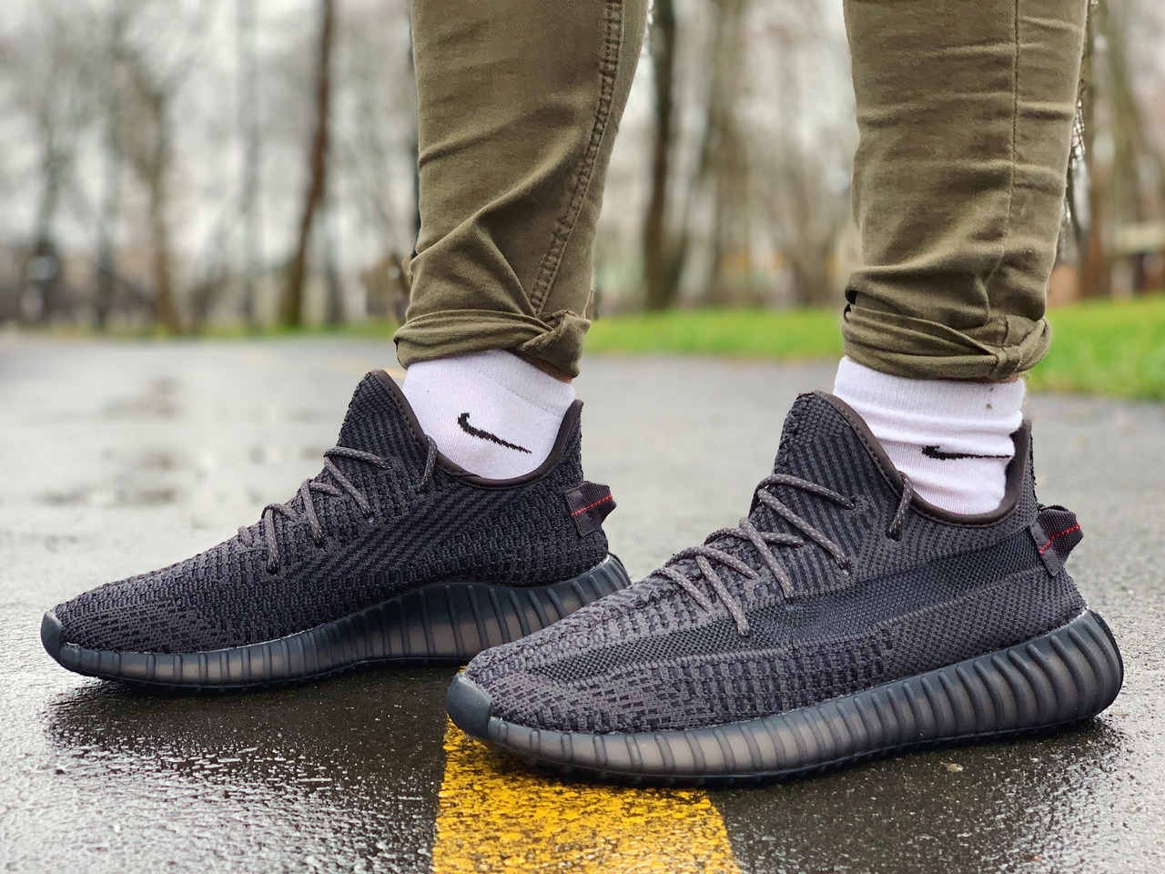 

Кроссовки мужские Adidas Yeezy Boost 350 V2 черные, АдиДас Изи Буст. Дышащая ткань, прошиты. Код DR-00170, Черный
