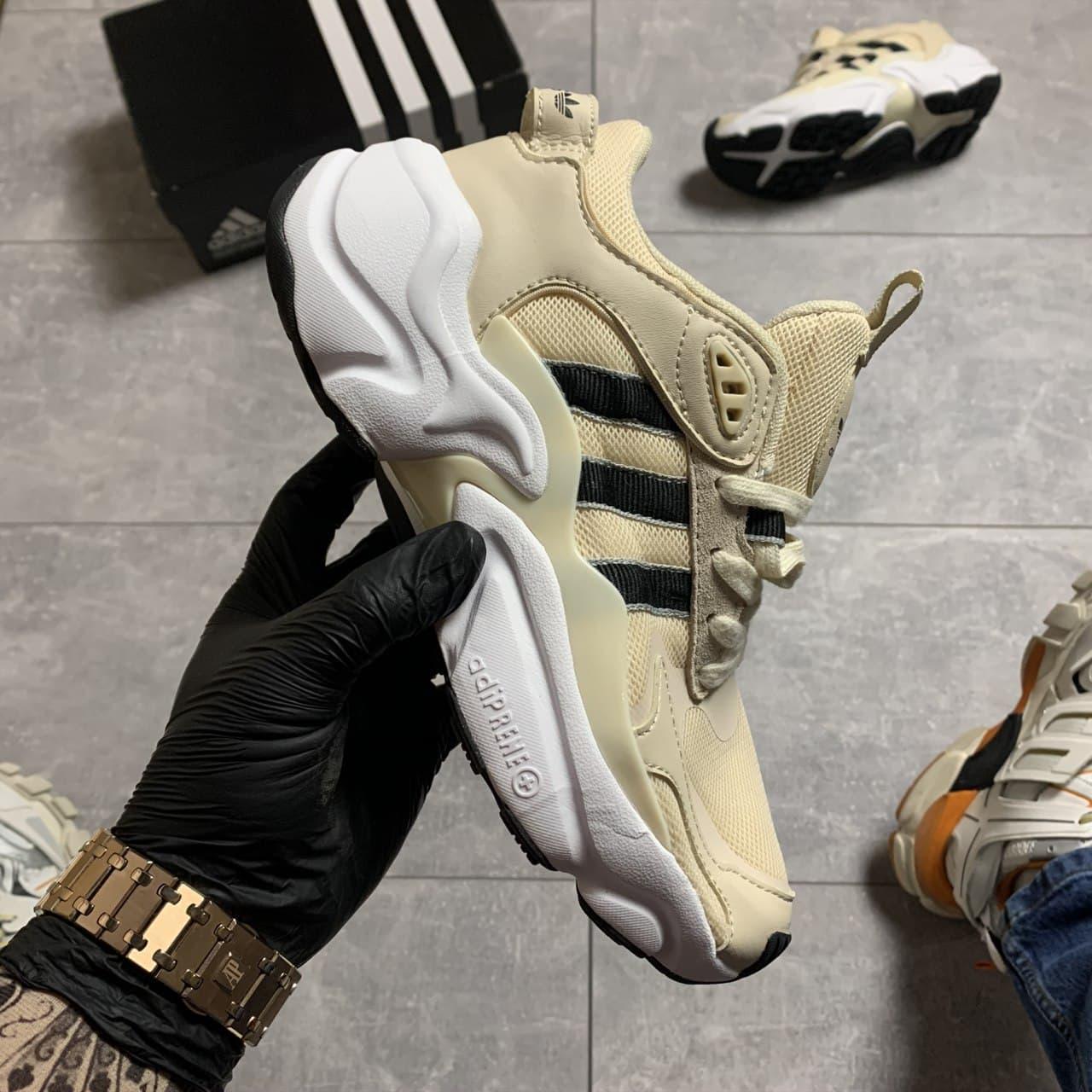 

Женские кроссовки Adidas Magmur Runner Beige / Адидас Магмур Бежевые 40, Бежевый