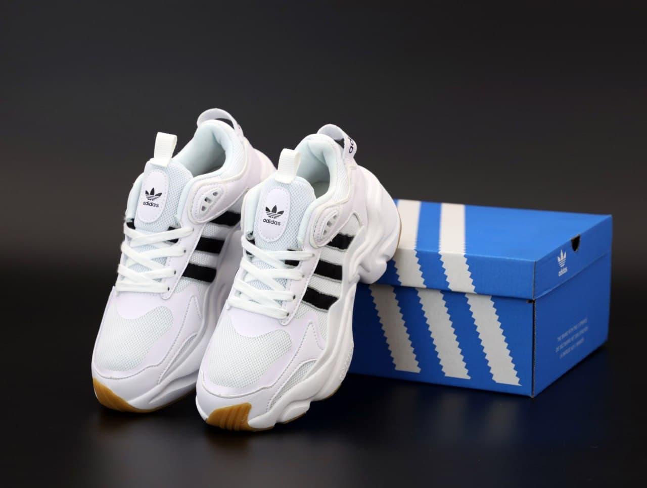 

Женские кроссовки Adidas Magmur Runner White / Адидас Магмур Белые 37, Белый