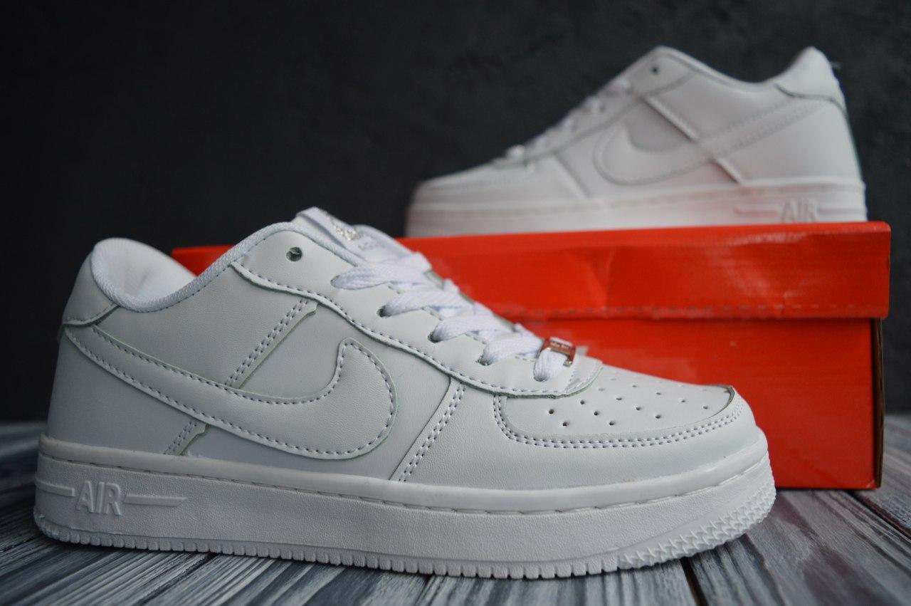 

Женские кроссовки Nike Air Force 1 White / Найк Аир Форс 1 Белые 39, Белый