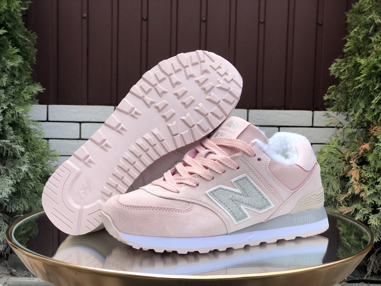 

Кросівки жіночі New Balance 574 пудра із сірим 38