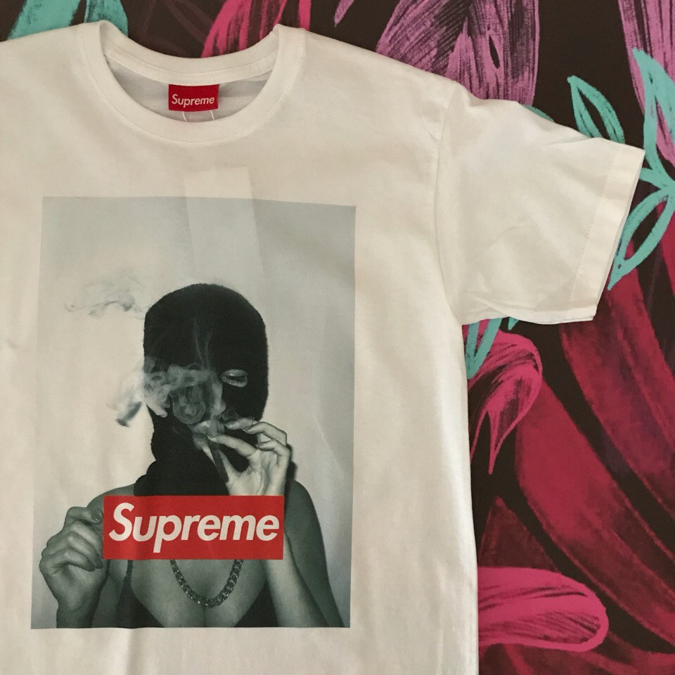 

Футболка белая Supreme . Ориг бирка.